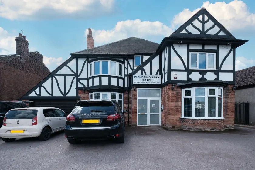OYO The Pickering Park Hotel - Image 1