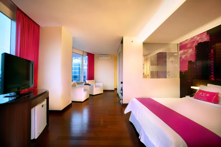 favehotel MEX Tunjungan Surabaya - Image 1