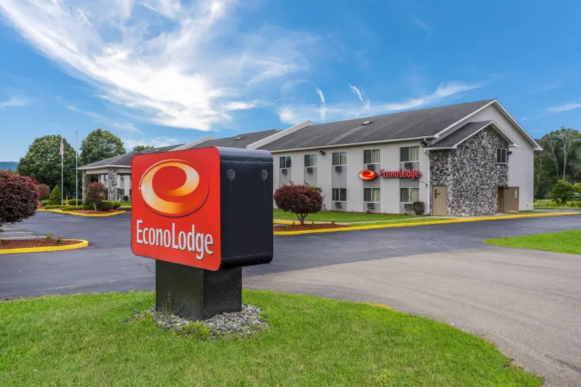 Econo Lodge Painted Post - Corning - Image 1
