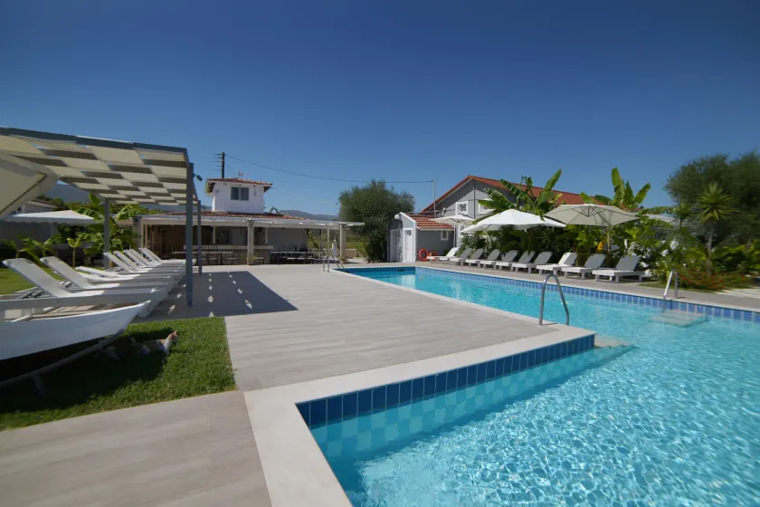 Mirsini Studios & Apartments - Image 1