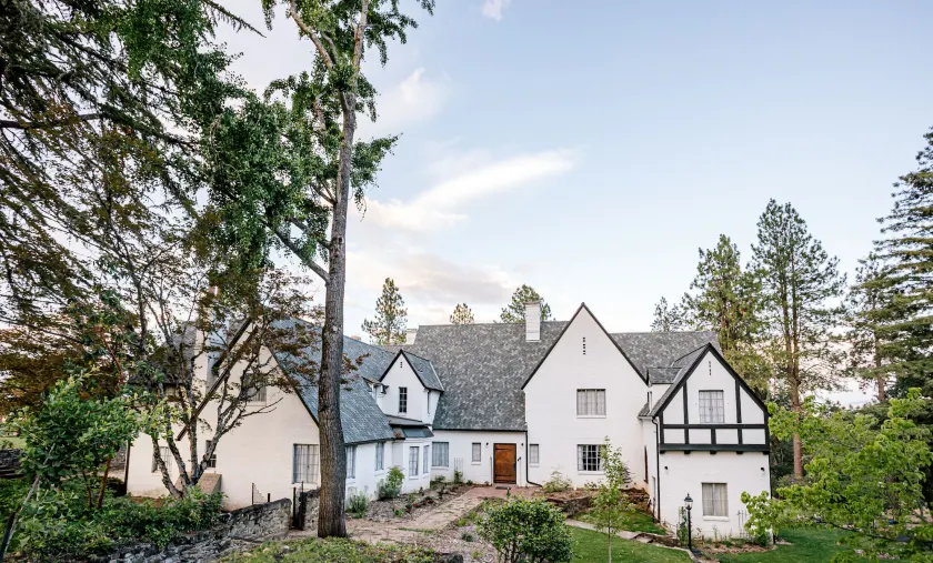 Hummingbird Estate - Image 1