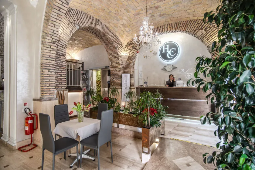 Hotel Centro Cavour Roma - Image 1