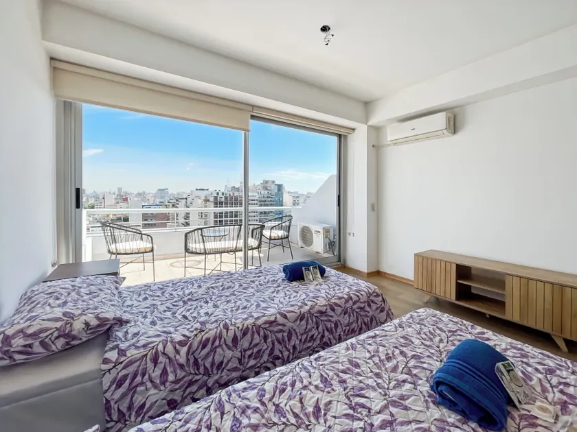 Studio Apartment on 13th Floor with balcony terrace - Image 1