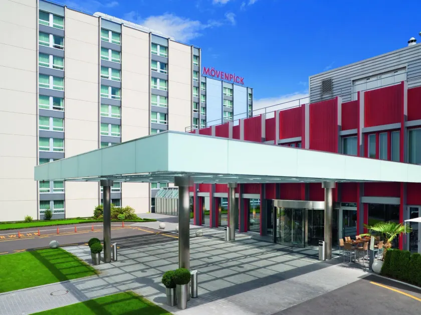 Mövenpick Hotel Zurich Airport - Image 1