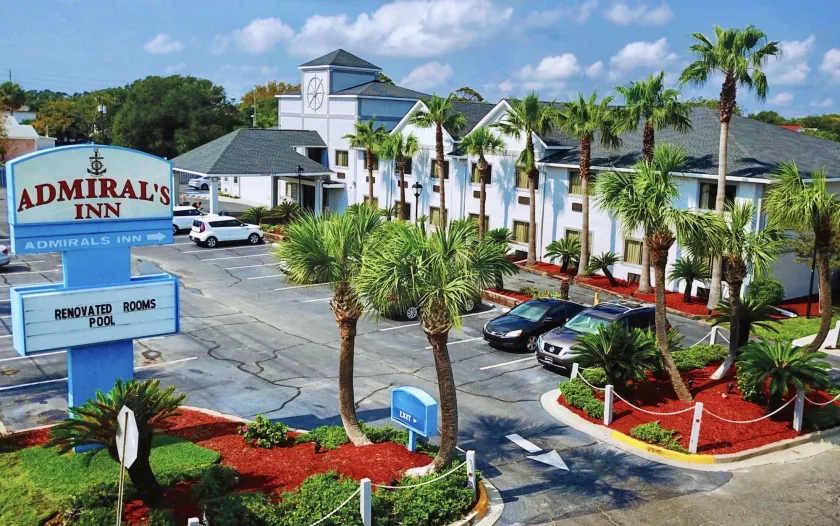 Admiral's Inn on Tybee Island - Image 1