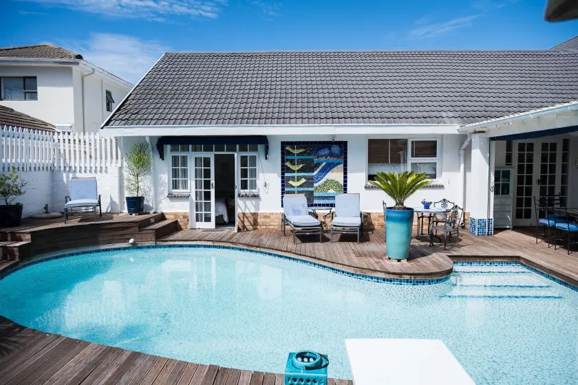 Admiralty Beach House - Image 1