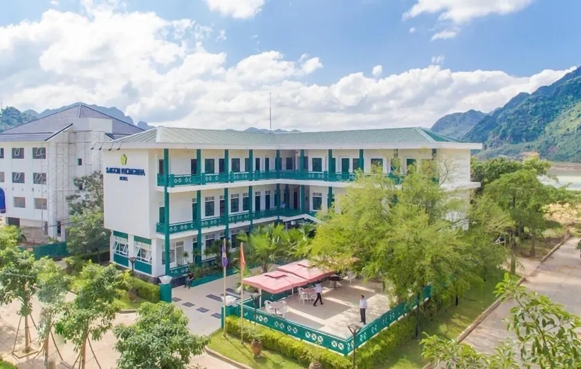 Sai Gon Phong Nha Hotel - Image 1