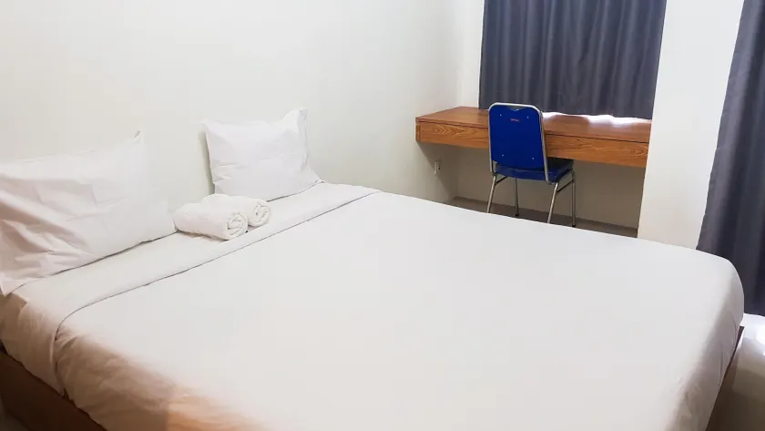 Simply Look Studio Tamansari Mahogany Karawang Apartment - Image 1