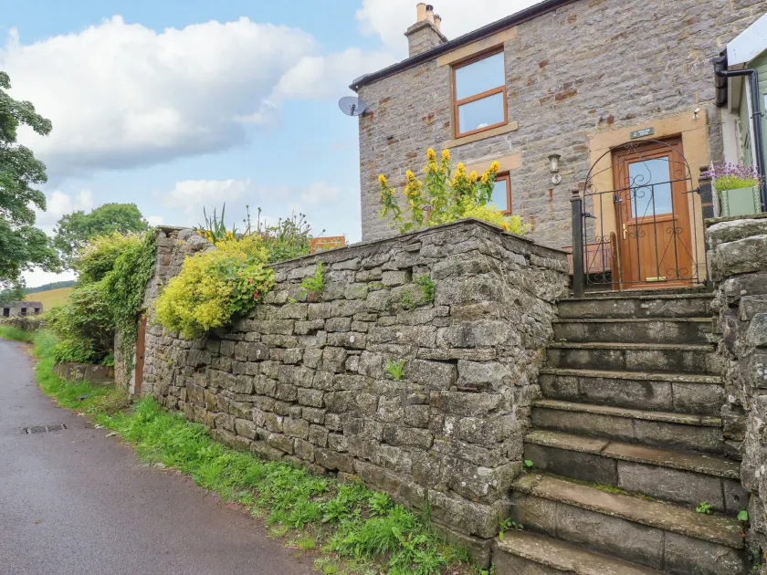 2 Holme Pool - Image 1