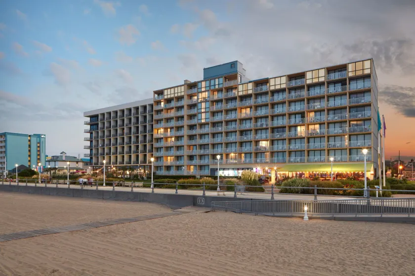 Four Points by Sheraton Virginia Beach Oceanfront - Image 1