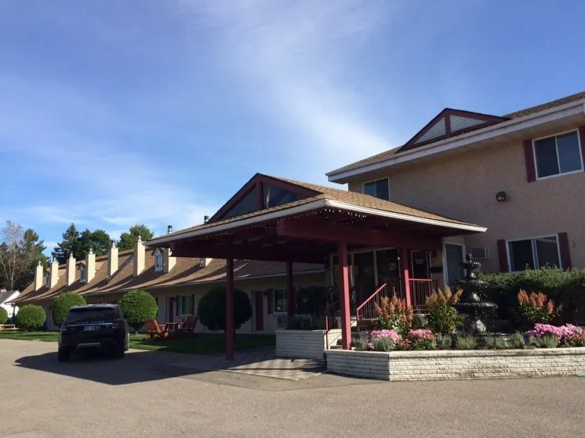 Motel des Pentes et Suites - Image 1