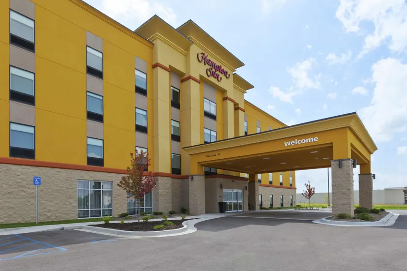 Hampton Inn Sedalia - Image 1