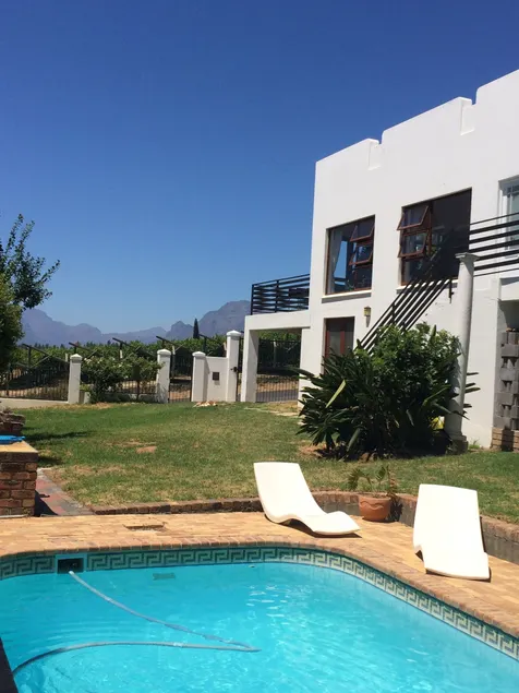 Paarl Mountain Lodge - Image 1