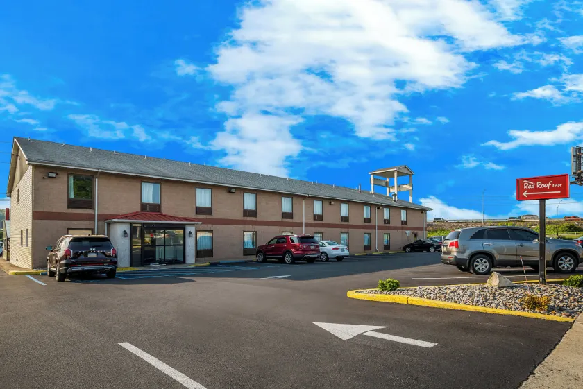 Red Roof Inn Allentown South - Image 1