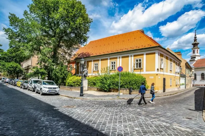 Giselle Buda Castle - Image 1