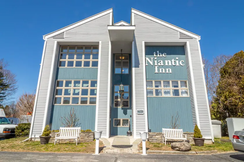 The Niantic Inn - Image 1