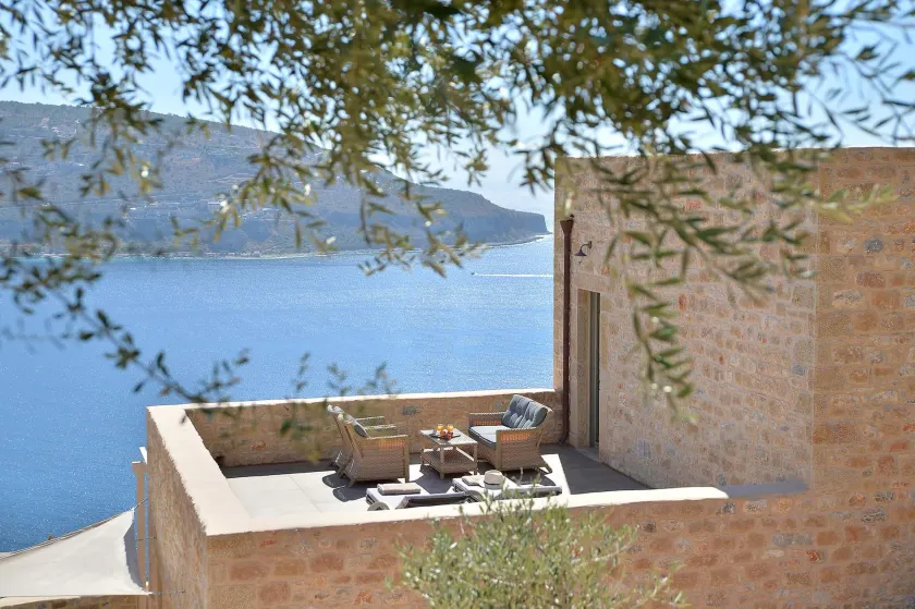 Akrolithi Boutique Hotel - Image 1