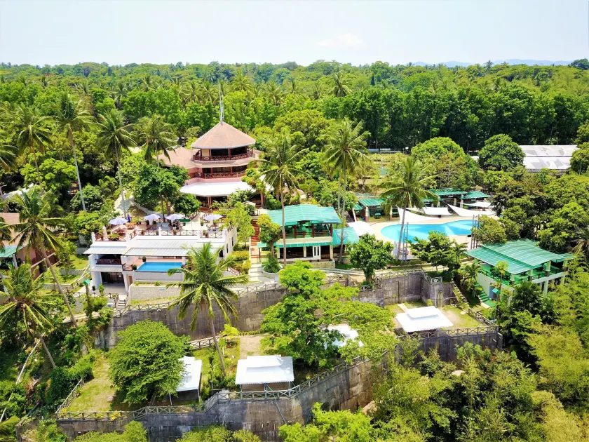 Noni's Resort - Image 1
