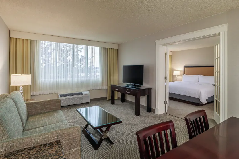Holiday Inn & Suites Boston Peabody by IHG - Image 1