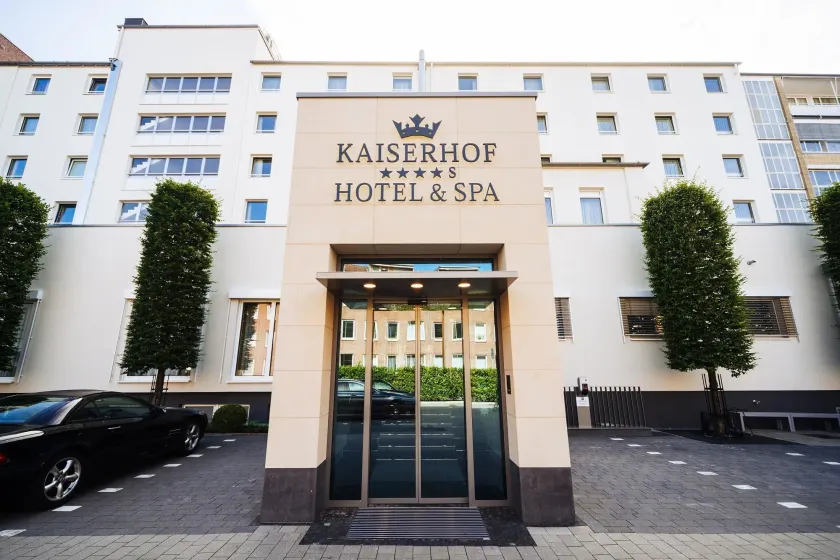 Hotel Kaiserhof - Image 1