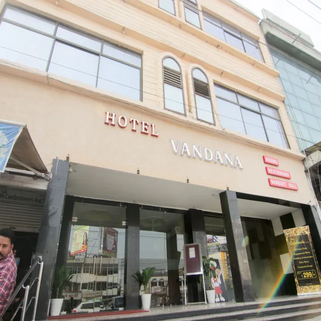 Hotel Vandana - Image 1