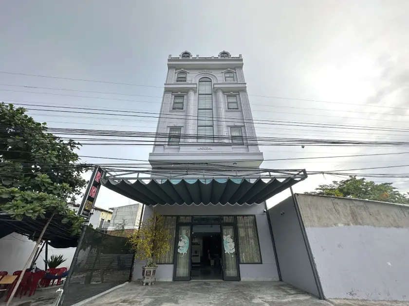 Valentin Hotel - Image 1