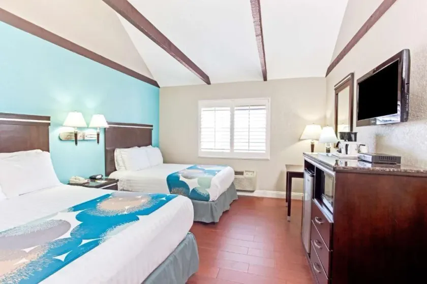 Cabana Inn & Suites - Image 1