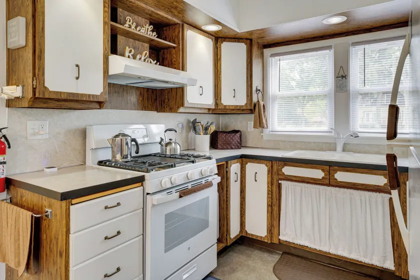 Cozy Hart Getaway w/ Fire Pit < 1 Mi to Lake! - Interiör