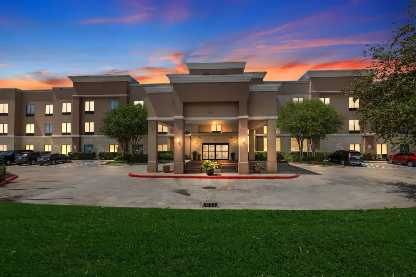 Hampton Inn & Suites Houston - Rosenberg - Image 1