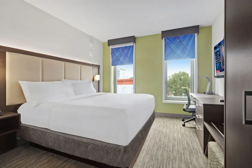 Hotel 1200 - Image 1