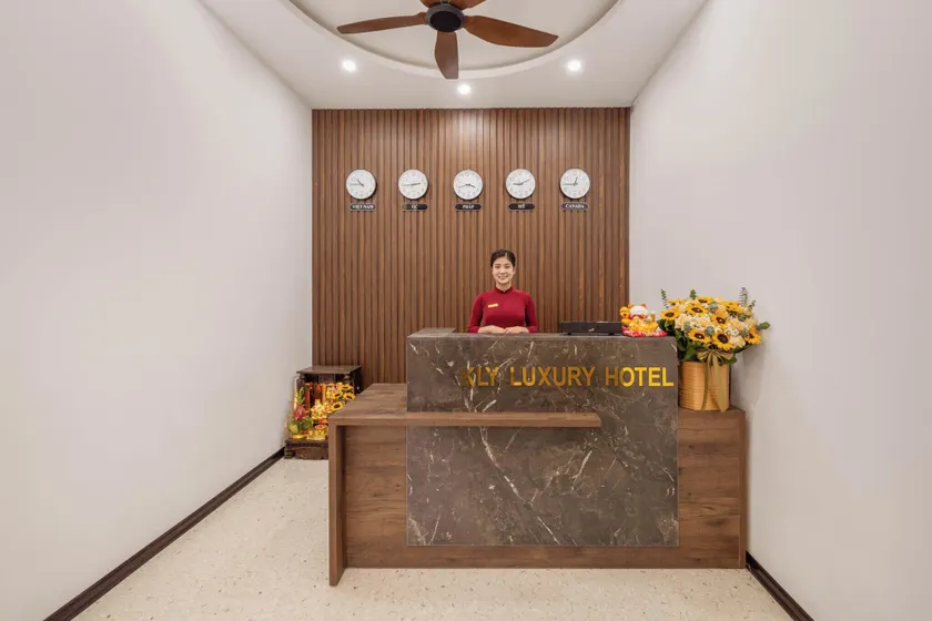 Kly Luxury Hotel - Rezeption