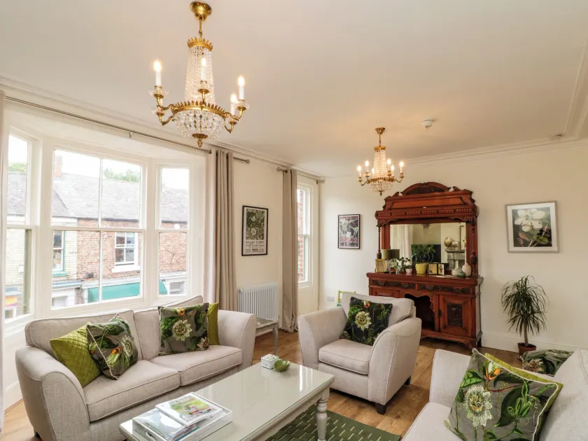 10 Chaloner - Image 1