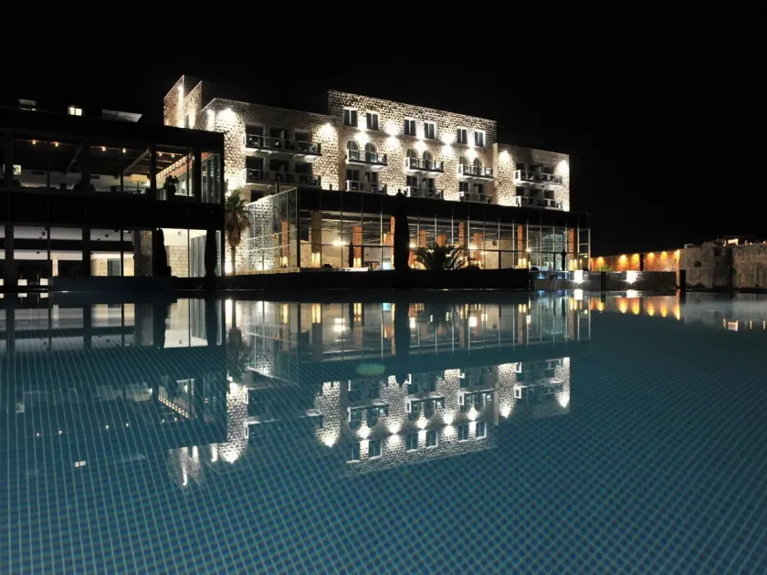 Avala Resort & Villas - Image 1