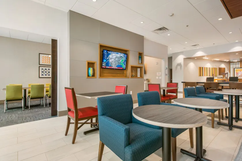 Holiday Inn Express & Suites - Carrollton West by IHG - Image 1