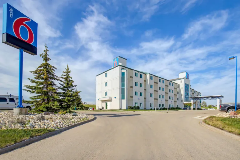 Motel 6-Grande Prairie, AB - Image 1