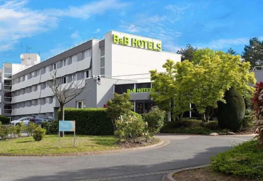 B&B HOTEL Cergy Port 4 étoiles - Image 1