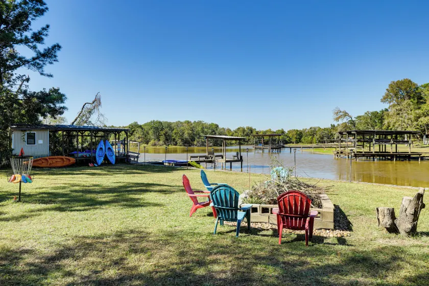 Lake Livingston Home w/ Dock & Deck! - Image 1
