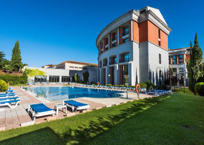 AZZ Mérida Medea Hotel - Image 1