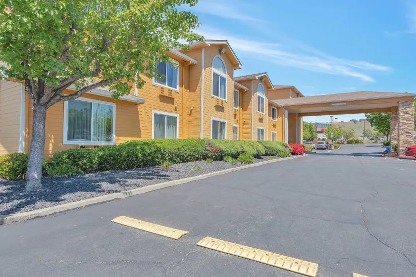 Quality Inn near Six Flags Discovery Kingdom-Napa Valley - Image 1