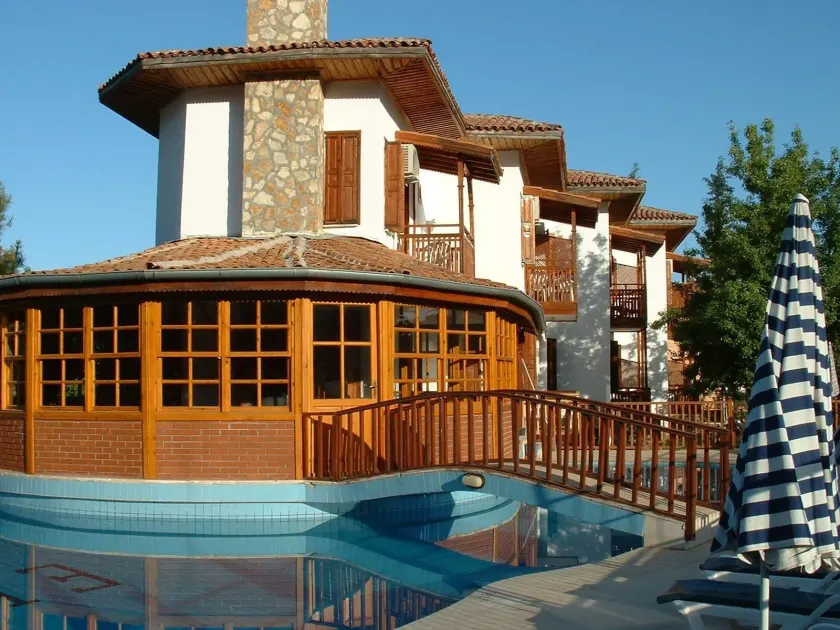 Elze Hotel - Image 1