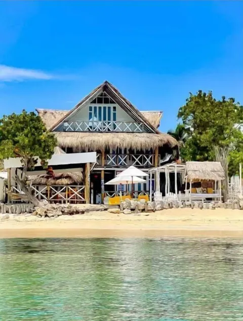 Mira Mira Beach - Image 1