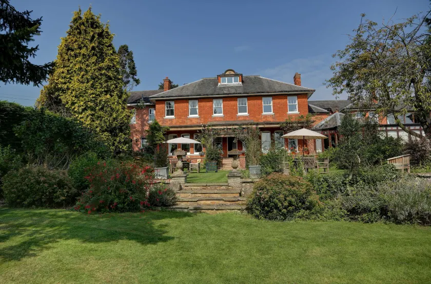 Best Western Sysonby Knoll Hotel - Image 1