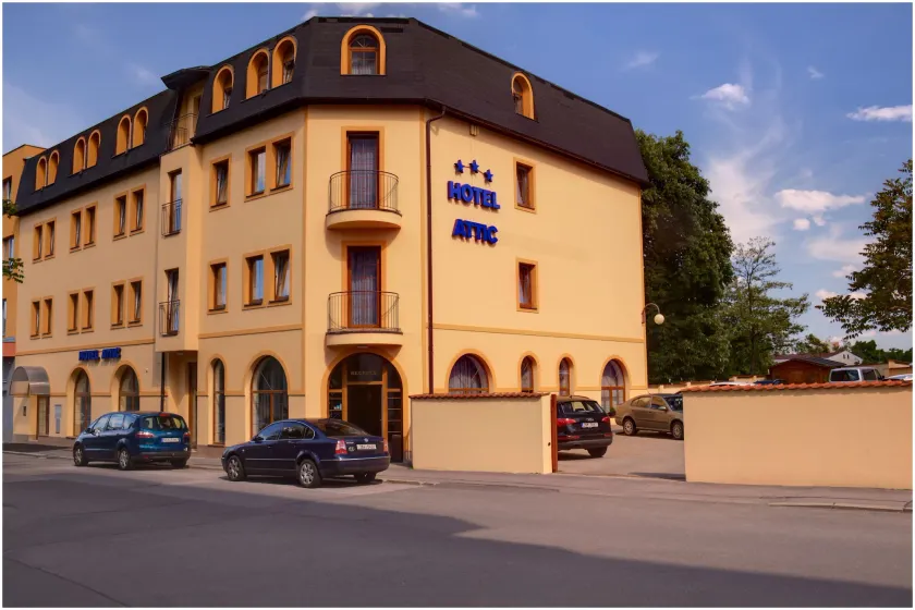 Attic Hotel - Image 1