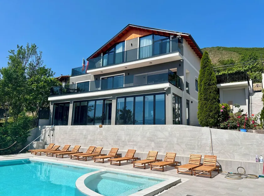 Bella Vista Rezidence - Image 1