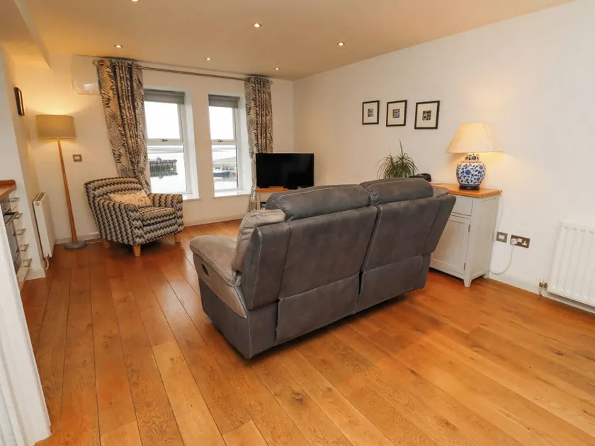 6 Mill Wharf - Image 1