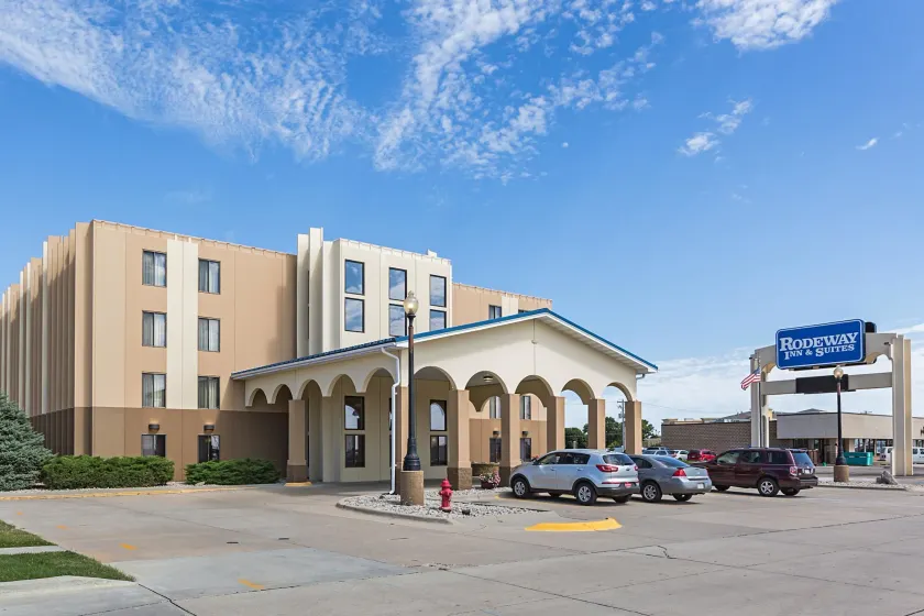 Rodeway Inn - Image 1