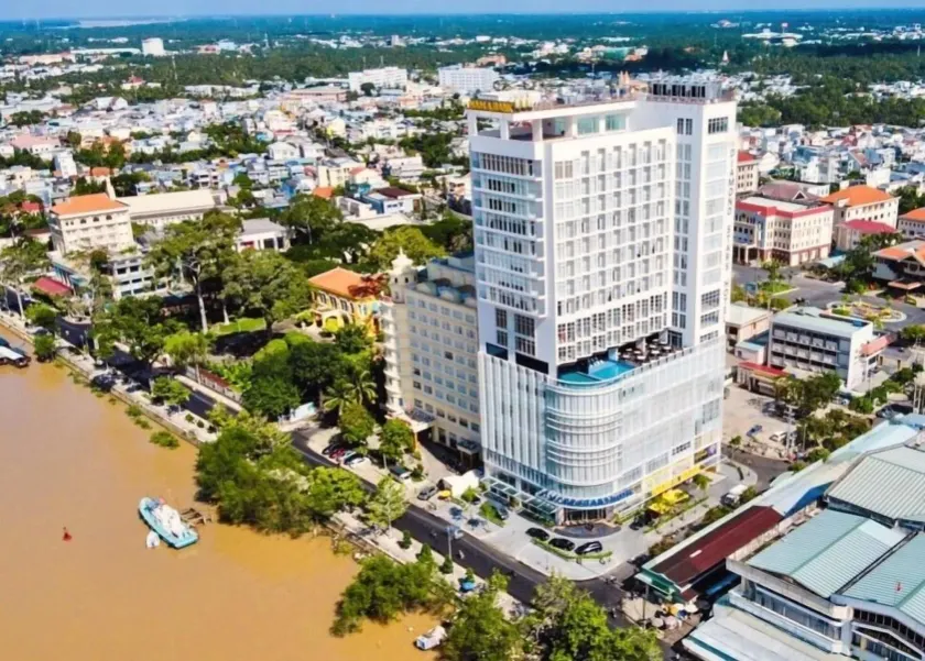 Diamond Stars Ben Tre Hotel - Image 1