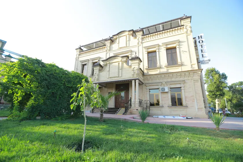 Boulevard Palace Hotel - Image 1