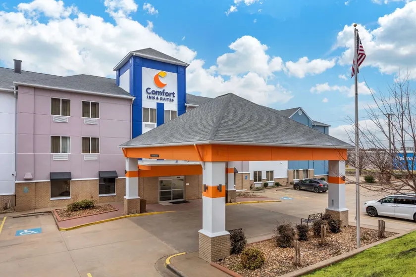 Comfort Inn & Suites Conway - Image 1