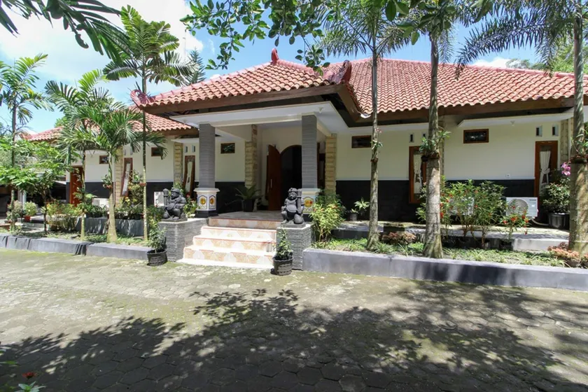 RedDoorz near Museum Gunung Merapi - Image 1